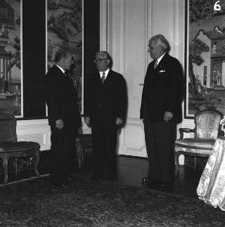 Il Presidente della Repubblica Giovanni Gronchi a colloquio con Professor Elyseu Paglioli, Rettore dell'Università di Rio Grande do Sul (Brasile) in visita di omaggio