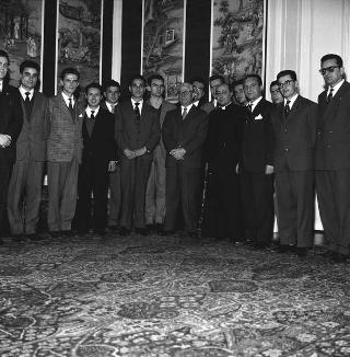 Il Presidente della Repubblica Giovanni Gronchi riceve in udienza la commissione giovani lavoratori della Gioventù Italiana Azione Cattolica
