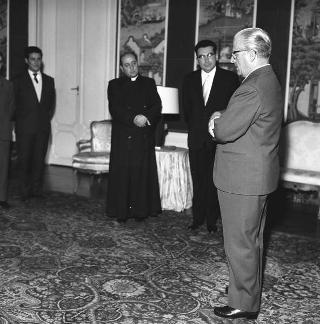 Il Presidente della Repubblica Giovanni Gronchi riceve in udienza la commissione giovani lavoratori della Gioventù Italiana Azione Cattolica