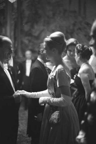 Ricevimento offerto dal Presidente della Repubblica Giovanni Gronchi in occasione della visita di Stato di Sua Altezza Serenissima il Principe di Monaco Ranieri III e della Principessa Grace