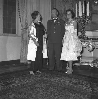 Ricevimento offerto dal Presidente della Repubblica Giovanni Gronchi in occasione della visita di Stato di Sua Altezza Serenissima il Principe di Monaco Ranieri III e della Principessa Grace