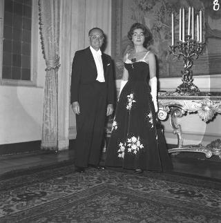 Ricevimento offerto dal Presidente della Repubblica Giovanni Gronchi in occasione della visita di Stato di Sua Altezza Serenissima il Principe di Monaco Ranieri III e della Principessa Grace
