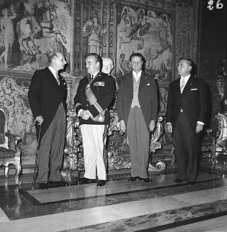 Ricevimento offerto dal Presidente della Repubblica Giovanni Gronchi in occasione della visita di Stato di Sua Altezza Serenissima il Principe di Monaco Ranieri III e della Principessa Grace