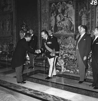Ricevimento offerto dal Presidente della Repubblica Giovanni Gronchi in occasione della visita di Stato di Sua Altezza Serenissima il Principe di Monaco Ranieri III e della Principessa Grace