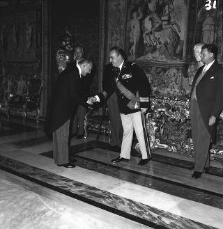 Ricevimento offerto dal Presidente della Repubblica Giovanni Gronchi in occasione della visita di Stato di Sua Altezza Serenissima il Principe di Monaco Ranieri III e della Principessa Grace