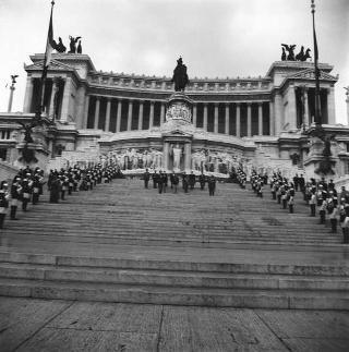 Ricevimento offerto dal Presidente della Repubblica Giovanni Gronchi in occasione della visita di Stato di Sua Altezza Serenissima il Principe di Monaco Ranieri III e della Principessa Grace