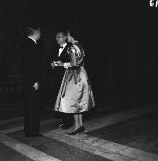 Ricevimento offerto dal Presidente della Repubblica Giovanni Gronchi in occasione della visita di Stato di Sua Altezza Serenissima il Principe di Monaco Ranieri III e della Principessa Grace