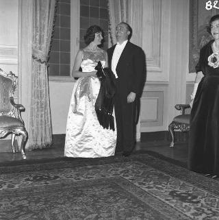Ricevimento offerto dal Presidente della Repubblica Giovanni Gronchi in occasione della visita di Stato di Sua Altezza Serenissima il Principe di Monaco Ranieri III e della Principessa Grace