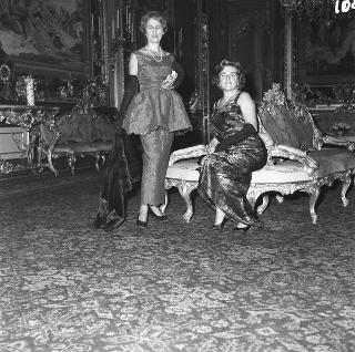 Ricevimento offerto dal Presidente della Repubblica Giovanni Gronchi in occasione della visita di Stato di Sua Altezza Serenissima il Principe di Monaco Ranieri III e della Principessa Grace