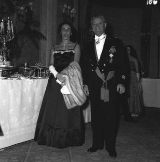 Ricevimento offerto dal Presidente della Repubblica Giovanni Gronchi in occasione della visita di Stato di Sua Altezza Serenissima il Principe di Monaco Ranieri III e della Principessa Grace
