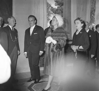 Ricevimento offerto dal Presidente della Repubblica Giovanni Gronchi in occasione della visita di Stato di Sua Altezza Serenissima il Principe di Monaco Ranieri III e della Principessa Grace