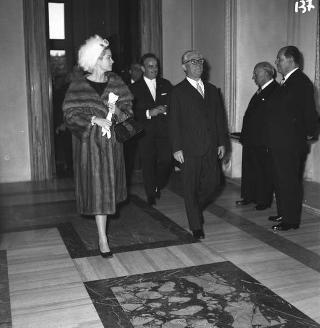 Ricevimento offerto dal Presidente della Repubblica Giovanni Gronchi in occasione della visita di Stato di Sua Altezza Serenissima il Principe di Monaco Ranieri III e della Principessa Grace