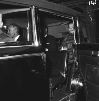 Ricevimento offerto dal Presidente della Repubblica Giovanni Gronchi in occasione della visita di Stato di Sua Altezza Serenissima il Principe di Monaco Ranieri III e della Principessa Grace