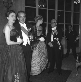 Ricevimento offerto dal Presidente della Repubblica Giovanni Gronchi in occasione della visita di Stato di Sua Altezza Serenissima il Principe di Monaco Ranieri III e della Principessa Grace