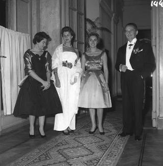 Ricevimento offerto dal Presidente della Repubblica Giovanni Gronchi in occasione della visita di Stato di Sua Altezza Serenissima il Principe di Monaco Ranieri III e della Principessa Grace