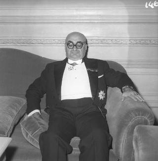 Ricevimento offerto dal Presidente della Repubblica Giovanni Gronchi in occasione della visita di Stato di Sua Altezza Serenissima il Principe di Monaco Ranieri III e della Principessa Grace