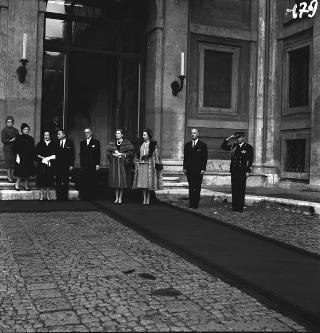 Ricevimento offerto dal Presidente della Repubblica Giovanni Gronchi in occasione della visita di Stato di Sua Altezza Serenissima il Principe di Monaco Ranieri III e della Principessa Grace
