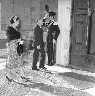 Ricevimento offerto dal Presidente della Repubblica Giovanni Gronchi in occasione della visita di Stato di Sua Altezza Serenissima il Principe di Monaco Ranieri III e della Principessa Grace