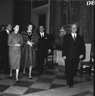 Ricevimento offerto dal Presidente della Repubblica Giovanni Gronchi in occasione della visita di Stato di Sua Altezza Serenissima il Principe di Monaco Ranieri III e della Principessa Grace
