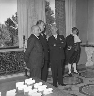 Ricevimento offerto dal Presidente della Repubblica Giovanni Gronchi in occasione della visita di Stato di Sua Altezza Serenissima il Principe di Monaco Ranieri III e della Principessa Grace