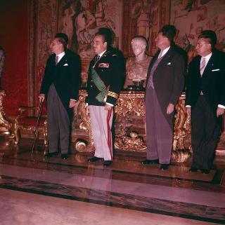 Ricevimento offerto dal Presidente della Repubblica Giovanni Gronchi in occasione della visita di Stato di Sua Altezza Serenissima il Principe di Monaco Ranieri III e della Principessa Grace