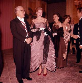 Ricevimento offerto dal Presidente della Repubblica Giovanni Gronchi in occasione della visita di Stato di Sua Altezza Serenissima il Principe di Monaco Ranieri III e della Principessa Grace