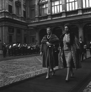 Ricevimento offerto dal Presidente della Repubblica Giovanni Gronchi in occasione della visita di Stato di Sua Altezza Serenissima il Principe di Monaco Ranieri III e della Principessa Grace