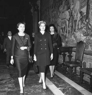 Ricevimento offerto dal Presidente della Repubblica Giovanni Gronchi in occasione della visita di Stato di Sua Altezza Serenissima il Principe di Monaco Ranieri III e della Principessa Grace