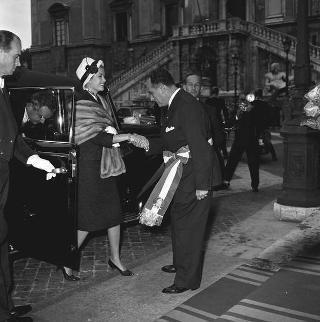 Ricevimento offerto dal Presidente della Repubblica Giovanni Gronchi in occasione della visita di Stato di Sua Altezza Serenissima il Principe di Monaco Ranieri III e della Principessa Grace