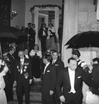 Ricevimento offerto dal Presidente della Repubblica Giovanni Gronchi in occasione della visita di Stato di Sua Altezza Serenissima il Principe di Monaco Ranieri III e della Principessa Grace