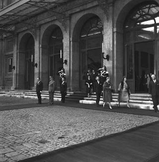 Ricevimento offerto dal Presidente della Repubblica Giovanni Gronchi in occasione della visita di Stato di Sua Altezza Serenissima il Principe di Monaco Ranieri III e della Principessa Grace