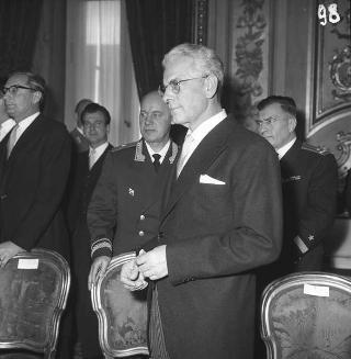 Il Presidente della Repubblica Giovanni Gronchi e donna Carla Gronchi partecipano al ricevimento del Corpo diplomatico per gli auguri Capodanno