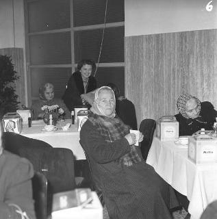Donna Carla Gronchi durante il pranzo per i poveri da lei organizzato presso la Città Universitaria