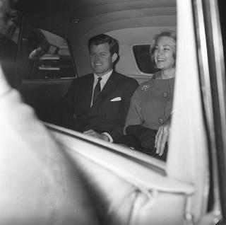 Edward Kennedy, fratello di John Fitzgerald Kennedy Presidente degli USA in visita di omaggio al  Presidente della Repubblica Giovanni Gronchi