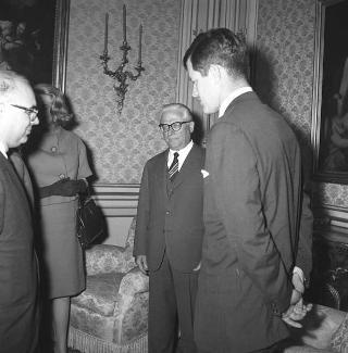 Edward Kennedy, fratello di John Fitzgerald Kennedy Presidente degli USA in visita di omaggio al  Presidente della Repubblica Giovanni Gronchi
