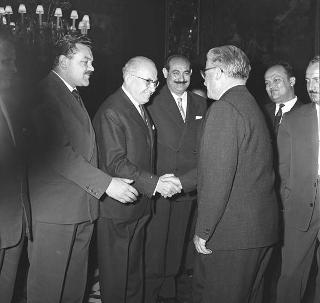 Delegazione parlamentare jugoslava, accompagnata dal Ministro Giuseppe Codacci Pisanelli e dall'ambasciatore di Jugoslavia a Roma, visita di omaggio
