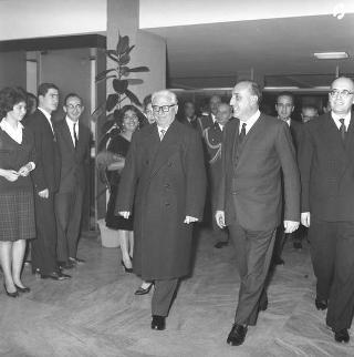 Il Presidente della Repubblica Giovanni Gronchi alla Casa dello studente per la chiusura dell' anno, CIVIS 1961
