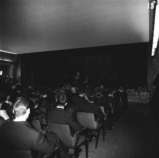 Il Presidente della Repubblica Giovanni Gronchi alla Casa dello studente per la chiusura dell' anno, CIVIS 1961