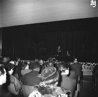Il Presidente della Repubblica Giovanni Gronchi alla Casa dello studente per la chiusura dell' anno, CIVIS 1961