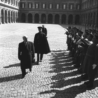 Il Presidente della Repubblica Giovanni Gronchi riceve in visita ufficiale Sua Eccellenza Francisco J. Orlich Bolmarcich, Presidente eletto delle Repubblica di Costa Rica