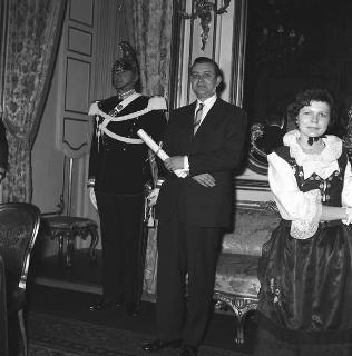 Il Presidente della Repubblica Giovanni Gronchi alla cerimonia di consegna del Premio &quot;Saint Vincent&quot; a scrittori e giornalisti