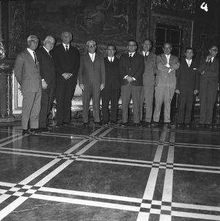 Paolo Bonomi e coltivatori diretti, in visita di omaggio al Presidente della Repubblica Giovanni Gronchi dopo il Congresso della Confederazione nazionale
