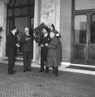 Paolo D'Antoni, Presidente del Comitato regionale siciliano per le celebrazioni del I centenario dell'Unità d'Italia, accompagnato dall'avv. Luciano Domanti, segretario del Comitato