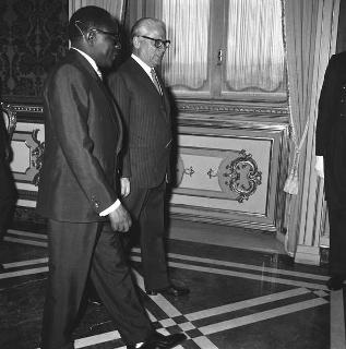 Maurice Yameogo, Presidente della Repubblica dell'Alto Volta in visita di stato dal Presidente della Repubblica Giovanni Gronchi