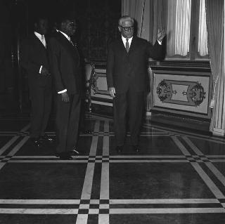 Maurice Yameogo, Presidente della Repubblica dell'Alto Volta in visita di stato dal Presidente della Repubblica Giovanni Gronchi