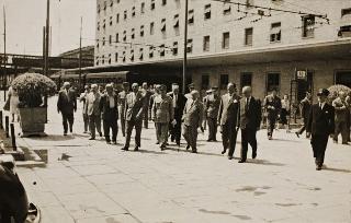 Arrivo a Torino del Presidente della Repubblica Luigi Einaudi in transito per BY (Torino)