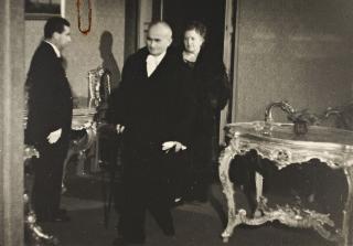 Il Presidente della Repubblica Luigi Einaudi con la moglie Ida a Teatro (Roma)