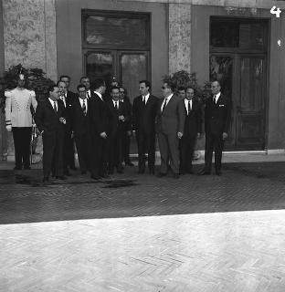 Nicola Signorello, Presidente della Giunta Provinciale di Roma, con i componenti la Giunta stessa, Palazzina, salone Lucernario