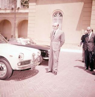 Presentazione della nuova autovettura dell'Alfa Romeo &quot;Giulia&quot; sul piazzale della Palazzina presidenziale
