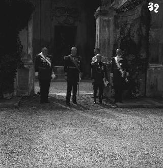 Visita ufficiale di Sua Altezza Eminentissima il Principe e gran Maestro del Sovrano Militare Ordine di Malta, per lo scambio di decorazioni, e visita del Presidente della Repubblica Antonio Segni nella sede dell'Ordine di Malta a Villa Malta